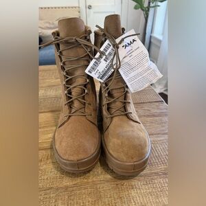 NWT Altama Military, Hunting, Outdoor Boots size 9.5